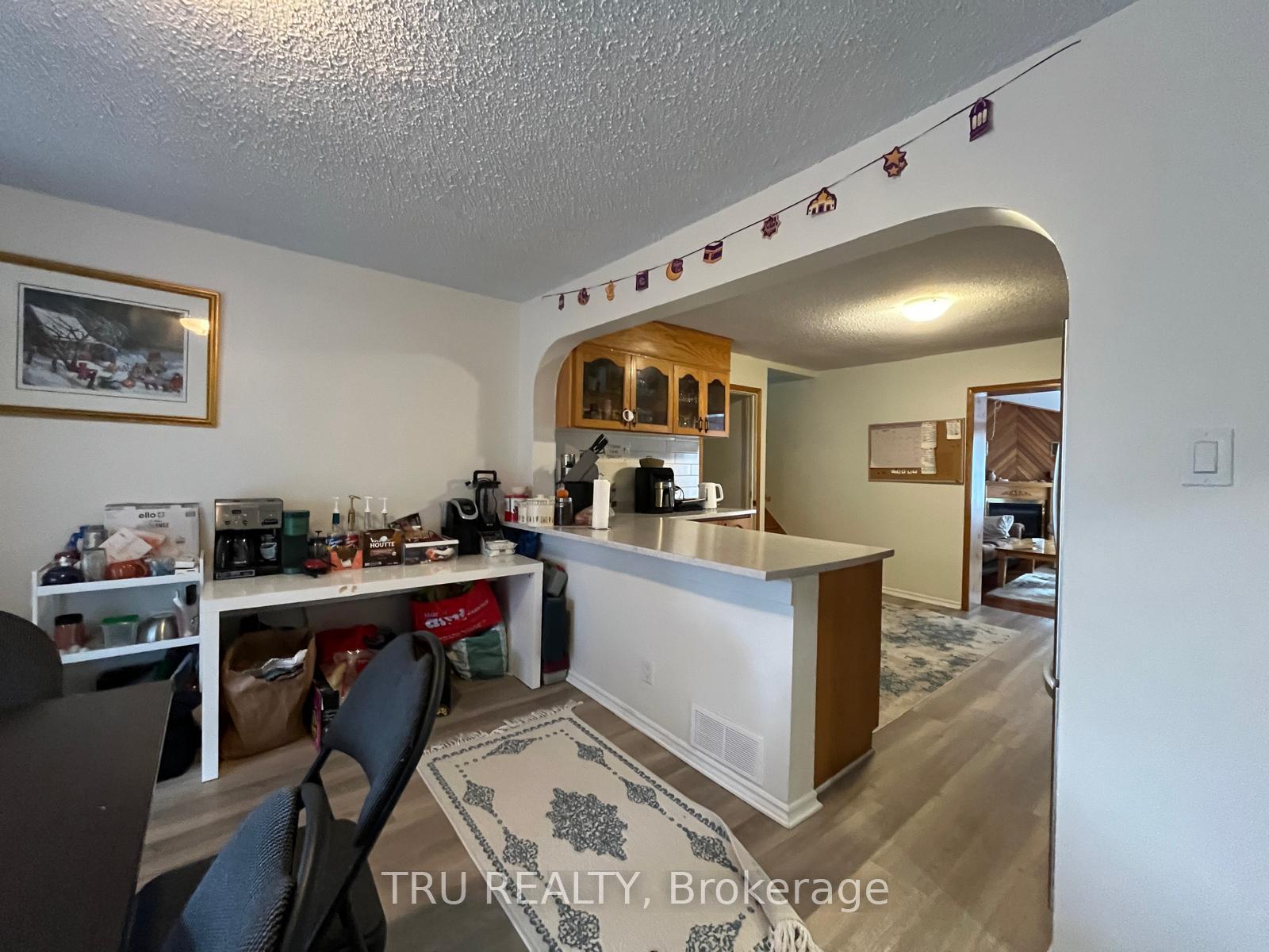 Photo 12 of 5 Pender Street, Ottawa, Meadowlands/St. Claire Gardens — HOMEH