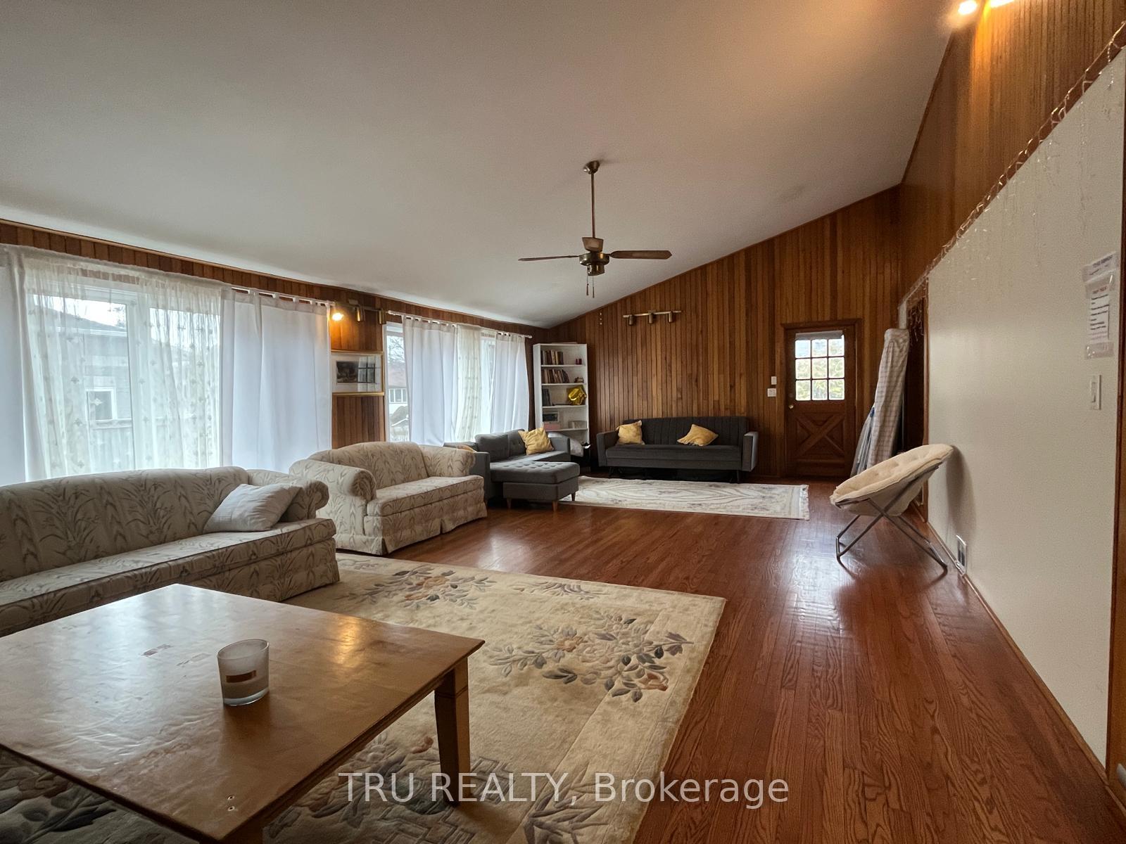 Photo 13 of 5 Pender Street, Ottawa, Meadowlands/St. Claire Gardens — HOMEH