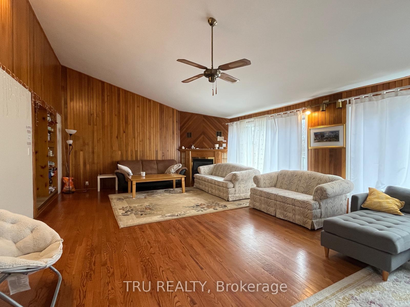 Photo 14 of 5 Pender Street, Ottawa, Meadowlands/St. Claire Gardens — HOMEH