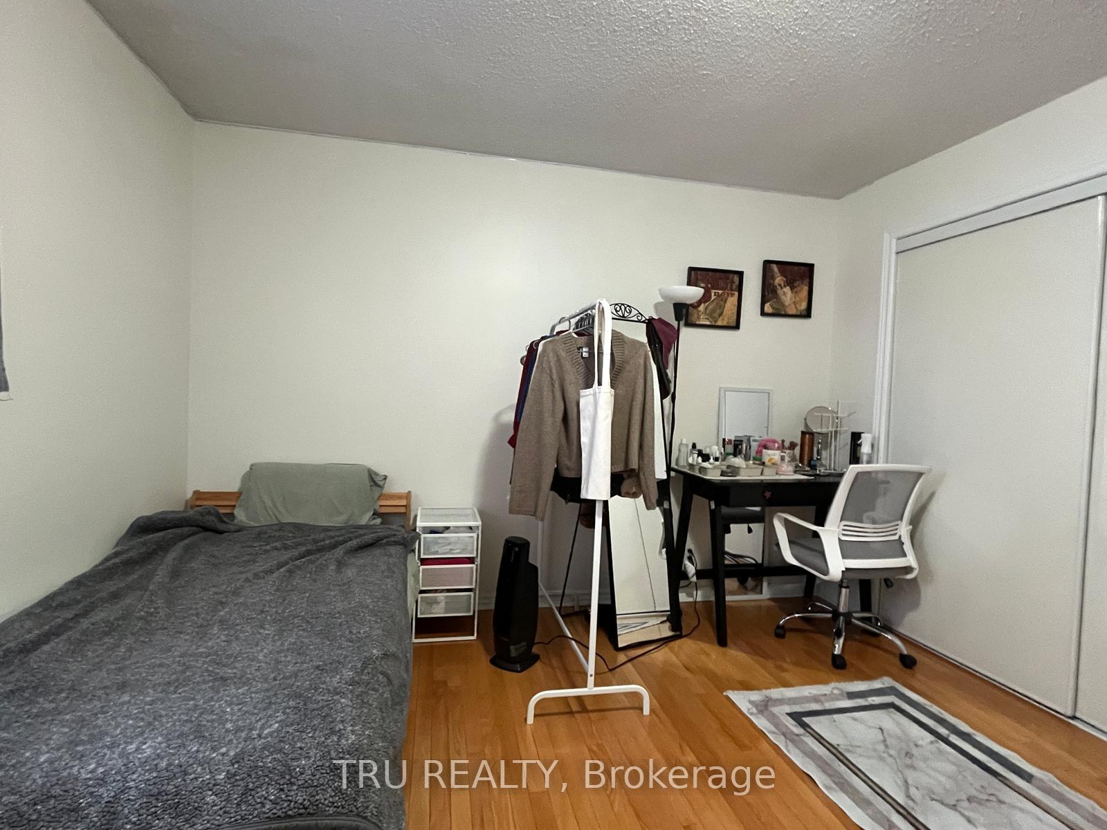 Photo 25 of 5 Pender Street, Ottawa, Meadowlands/St. Claire Gardens — HOMEH