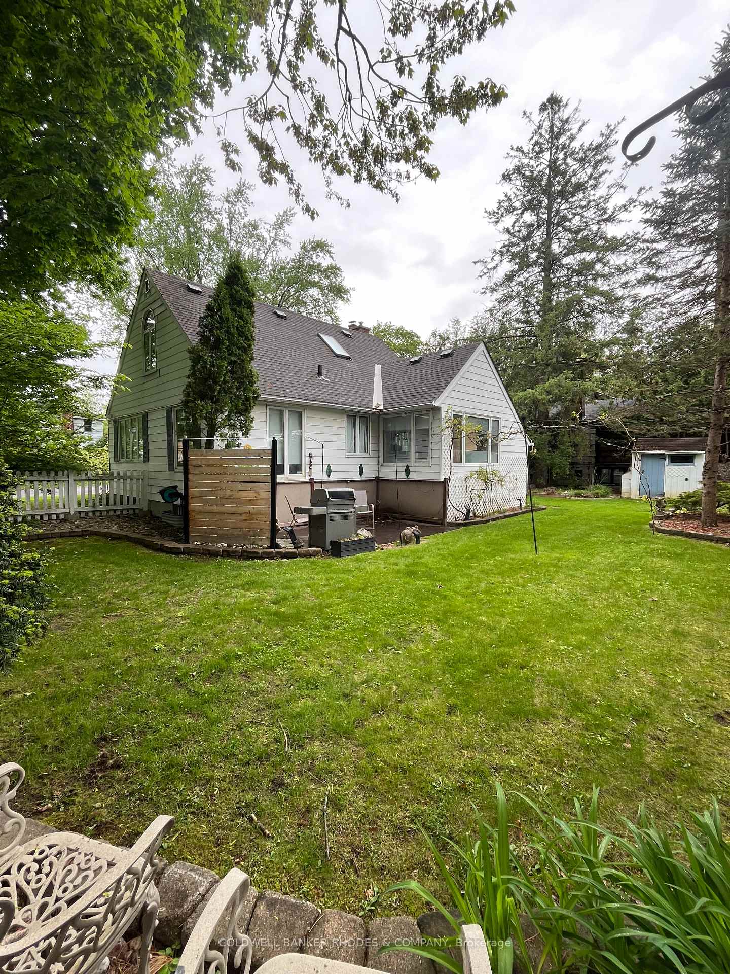 Photo 3 of 44 Farnham Crescent, Ottawa, Manor Park — HOMEH