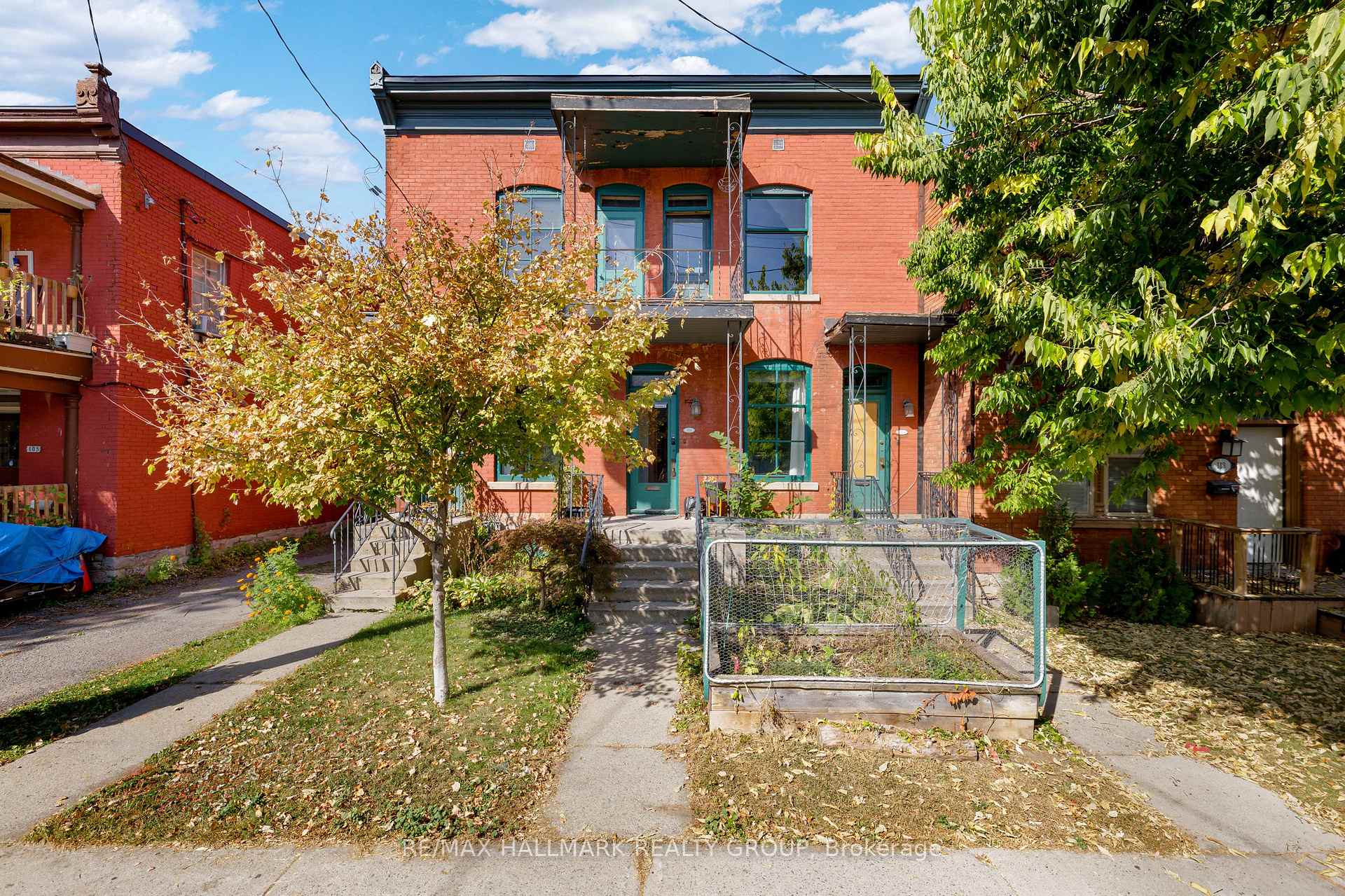 Photo 1 of 111 Guigues Avenue, Ottawa, Lower Town/Byward Market — HOMEH