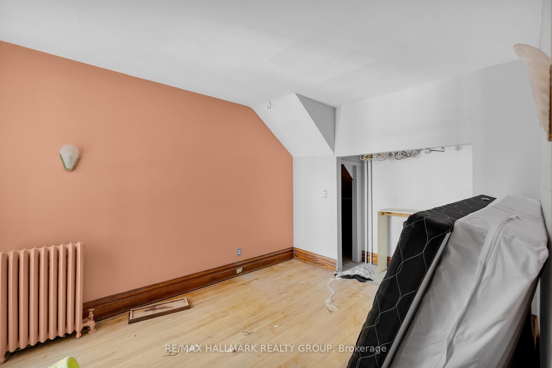 Photo 8 of 111 Guigues Avenue, Ottawa, Lower Town/Byward Market — HOMEH