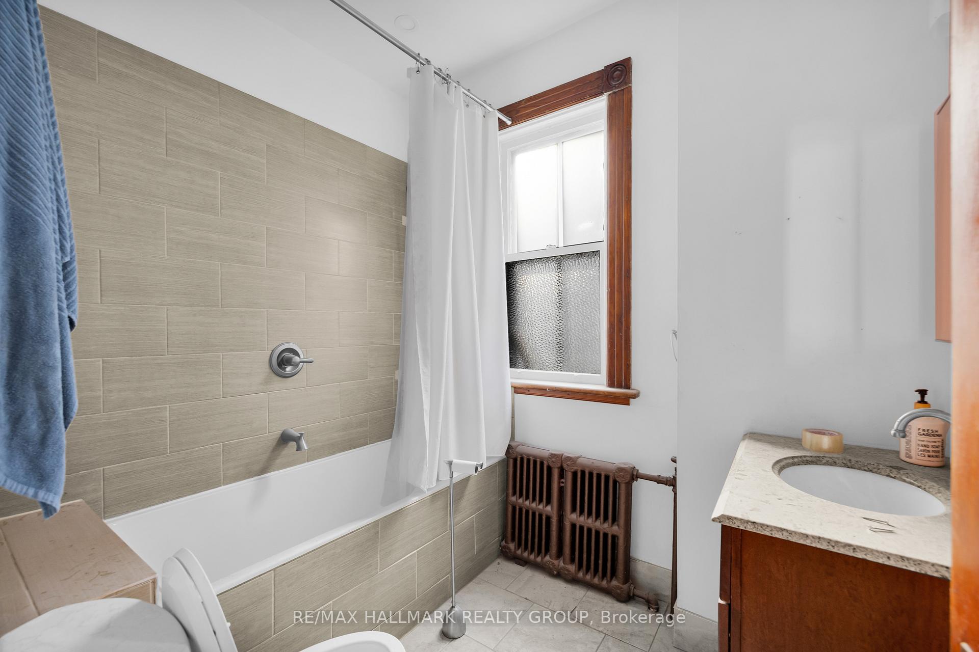 Photo 9 of 111 Guigues Avenue, Ottawa, Lower Town/Byward Market — HOMEH