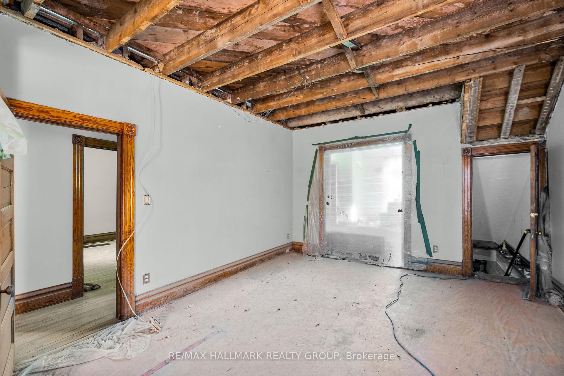 Photo 10 of 111 Guigues Avenue, Ottawa, Lower Town/Byward Market — HOMEH