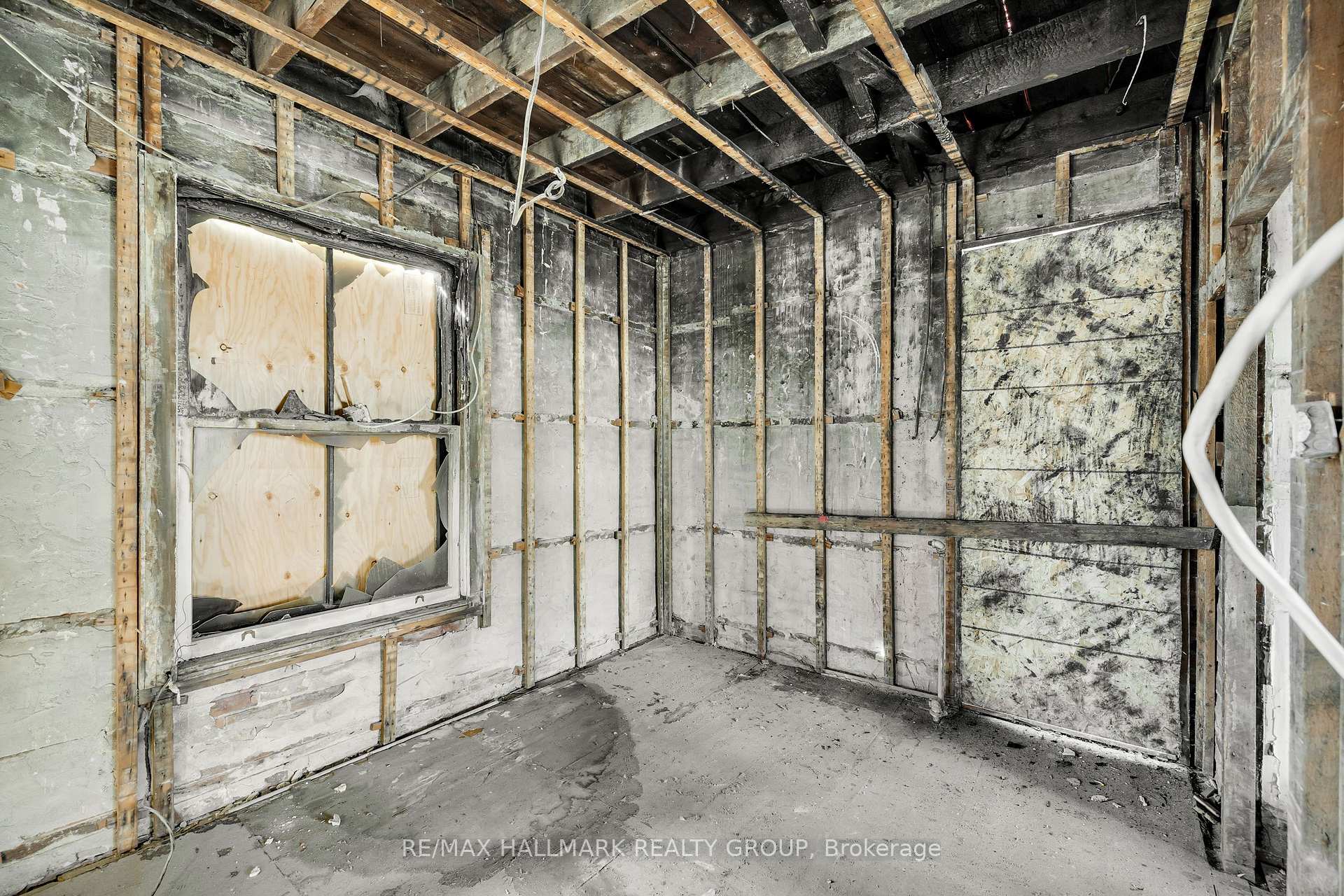 Photo 20 of 111 Guigues Avenue, Ottawa, Lower Town/Byward Market — HOMEH