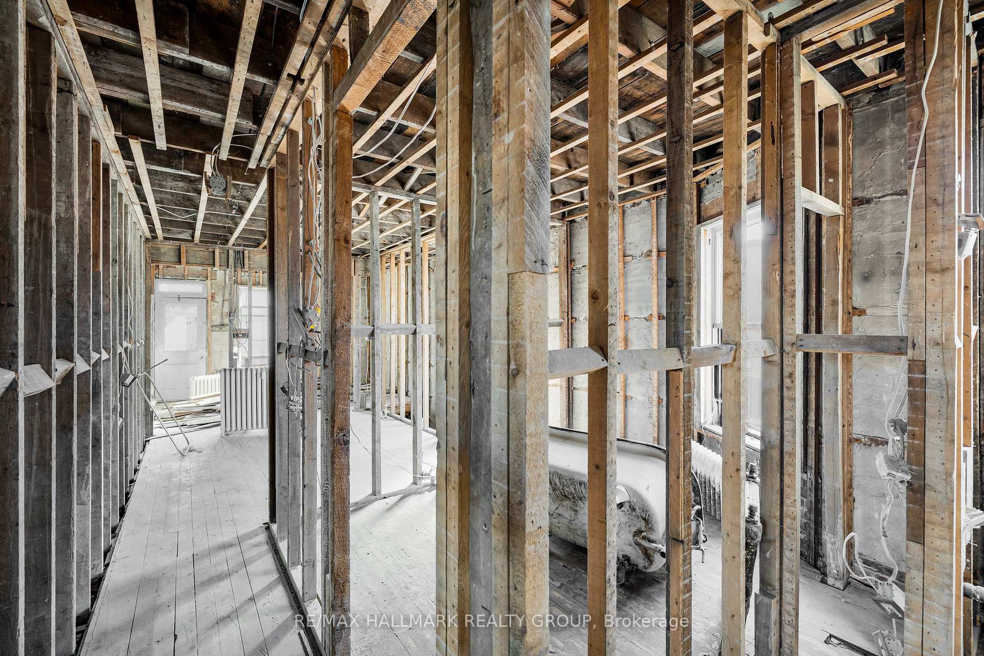 Photo 21 of 111 Guigues Avenue, Ottawa, Lower Town/Byward Market — HOMEH