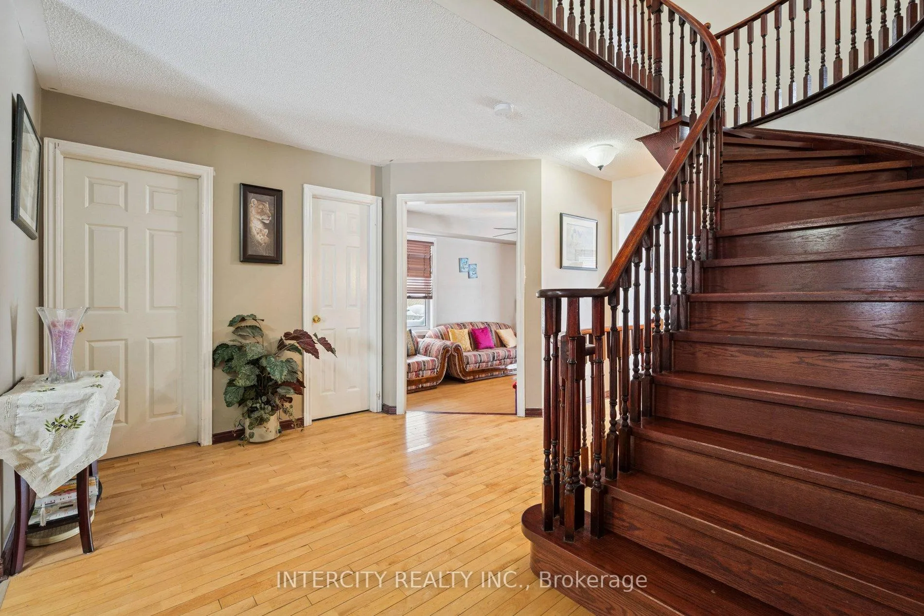 Photo 7 of 25 Meyer Avenue, Barrie, East Bayfield — HOMEH