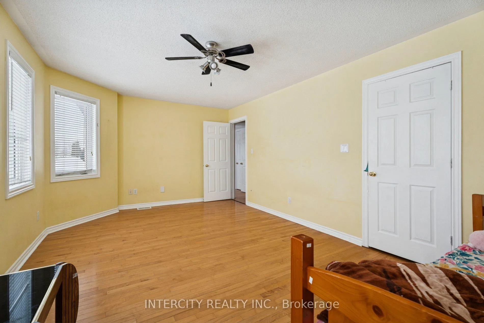 Photo 27 of 25 Meyer Avenue, Barrie, East Bayfield — HOMEH