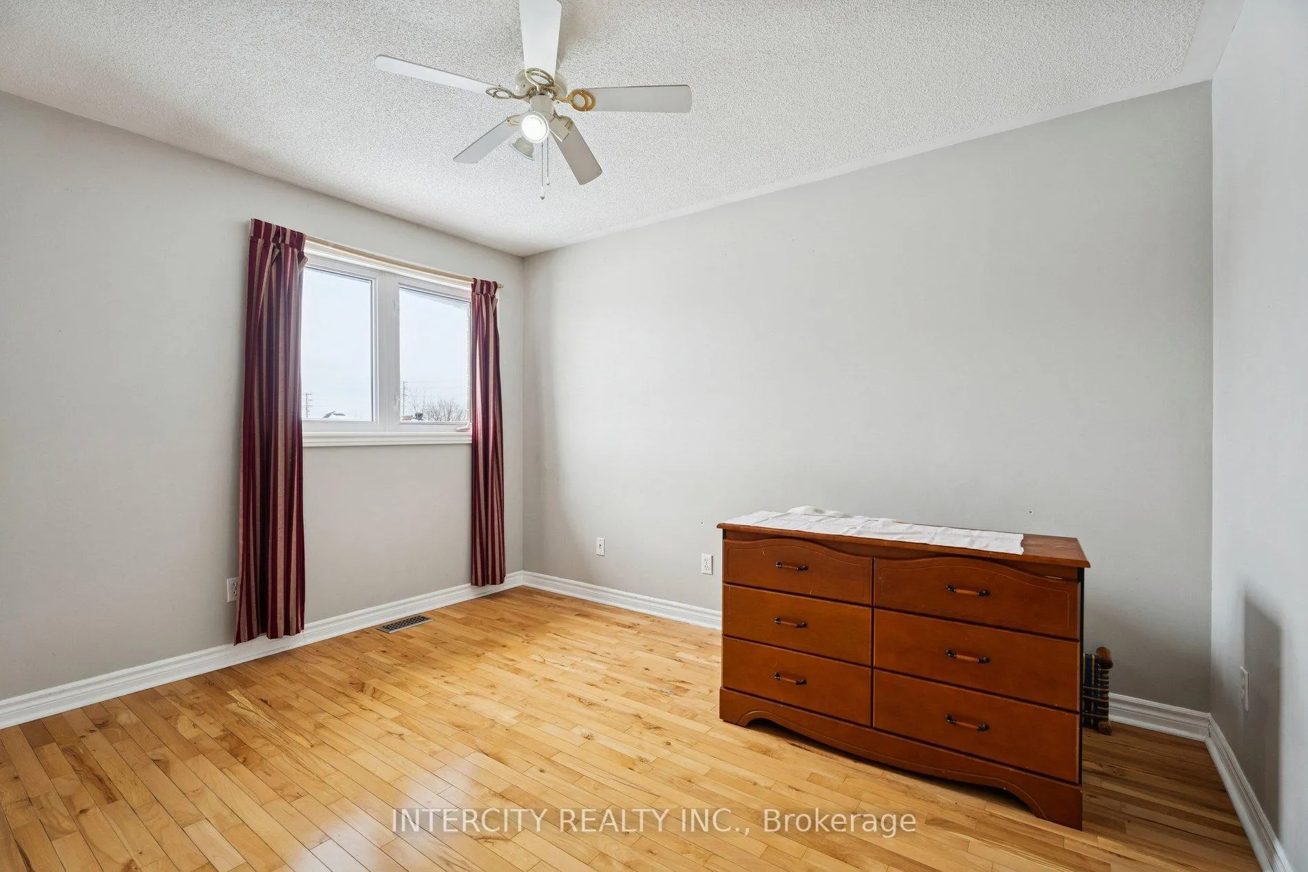 Photo 28 of 25 Meyer Avenue, Barrie, East Bayfield — HOMEH