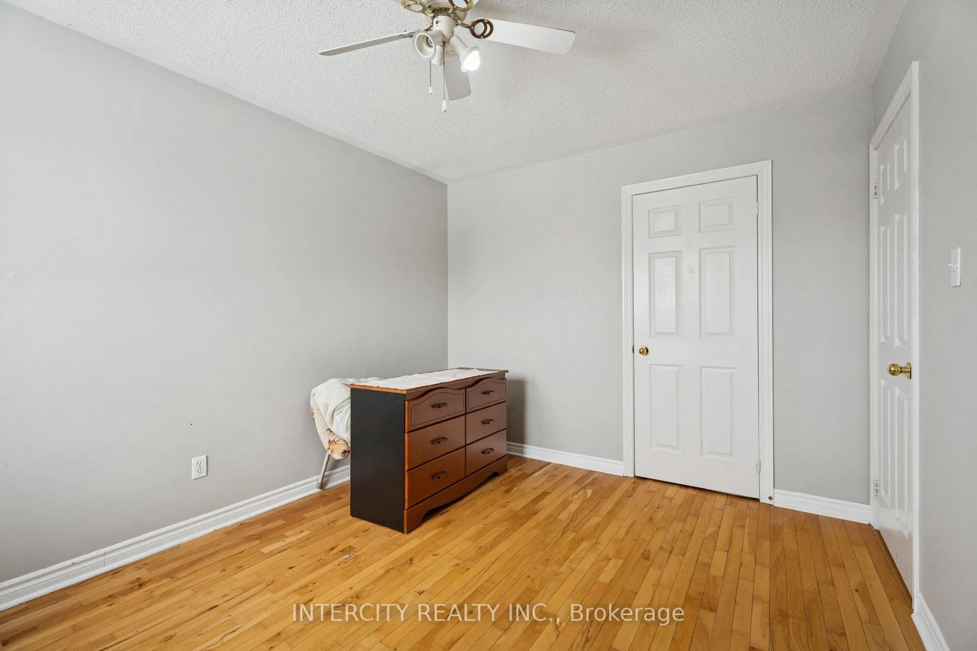 Photo 29 of 25 Meyer Avenue, Barrie, East Bayfield — HOMEH