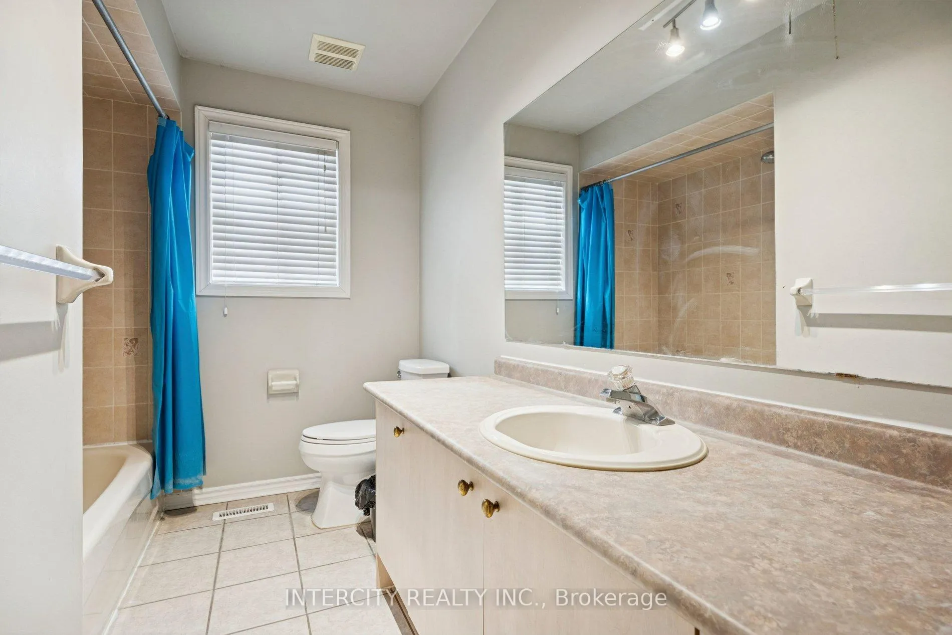 Photo 32 of 25 Meyer Avenue, Barrie, East Bayfield — HOMEH