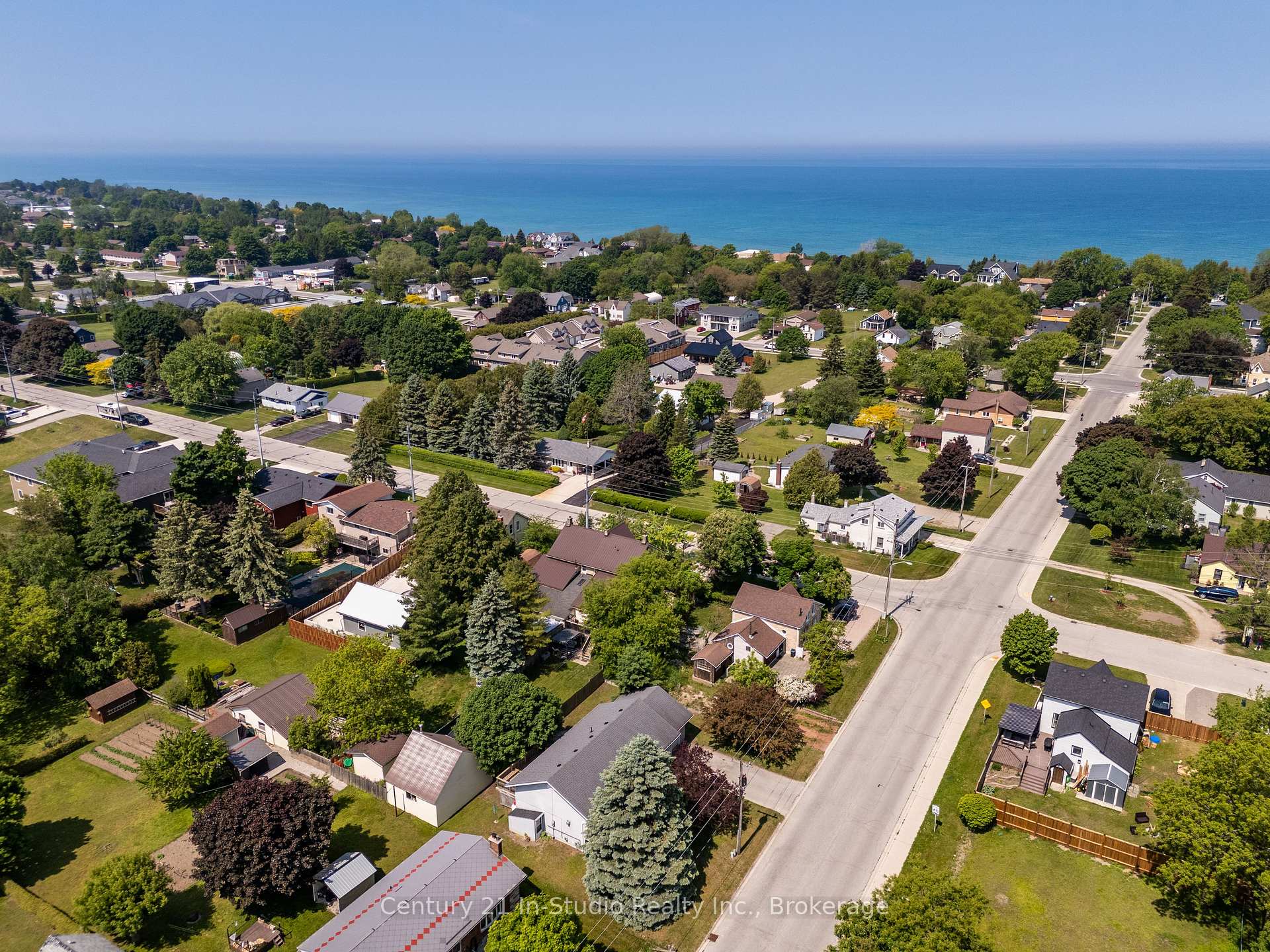 Photo 11 of 372 St Albert Street, Kincardine — HOMEH