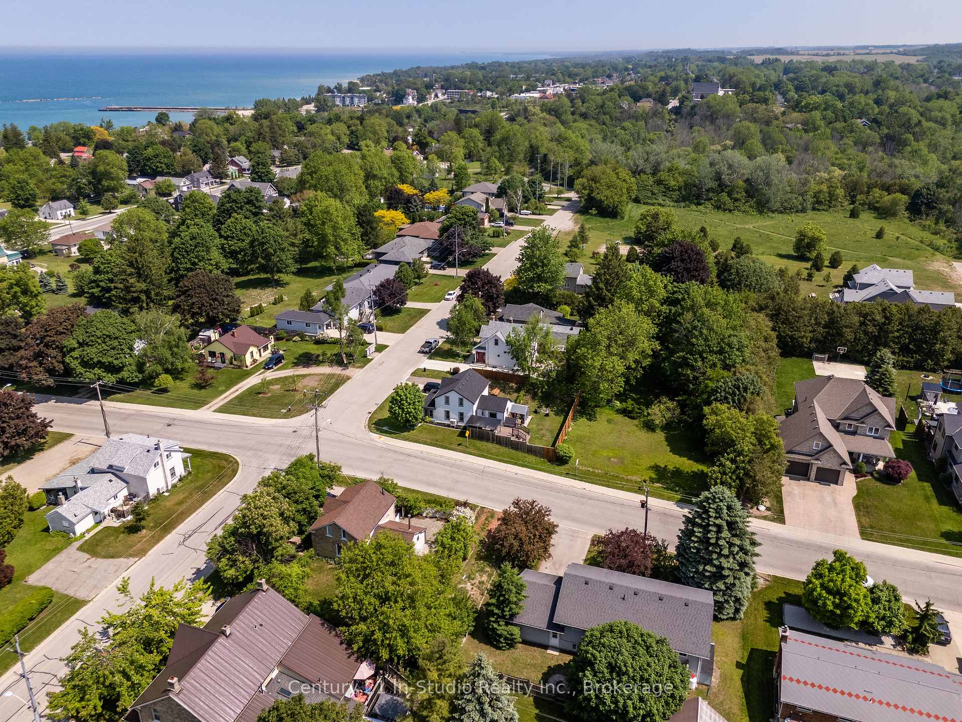 Photo 13 of 372 St Albert Street, Kincardine — HOMEH