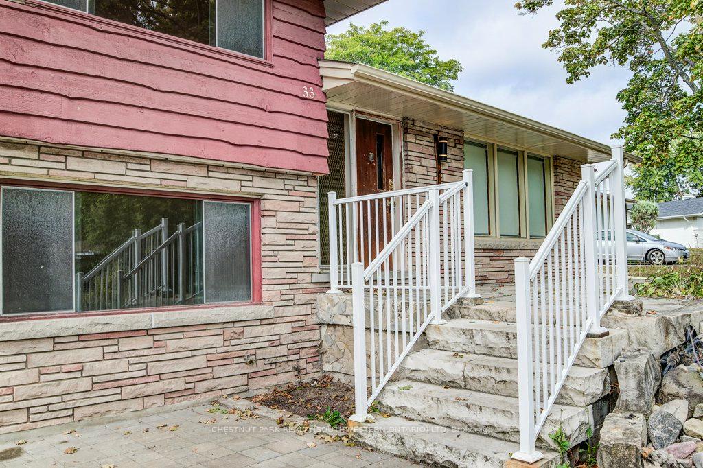 Photo 3 of 33 Evergreen Crescent, Kitchener — HOMEH