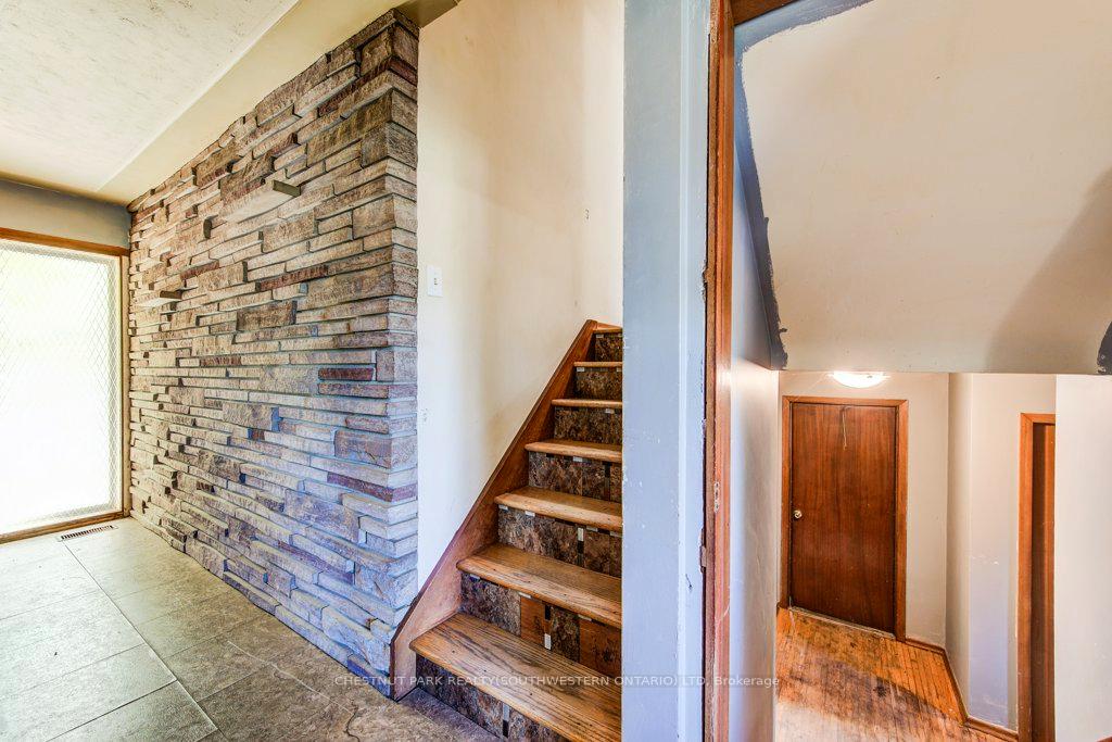 Photo 17 of 33 Evergreen Crescent, Kitchener — HOMEH