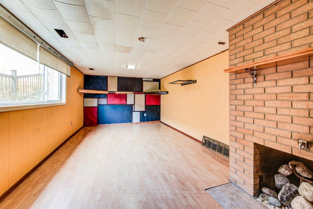 Photo 32 of 33 Evergreen Crescent, Kitchener — HOMEH