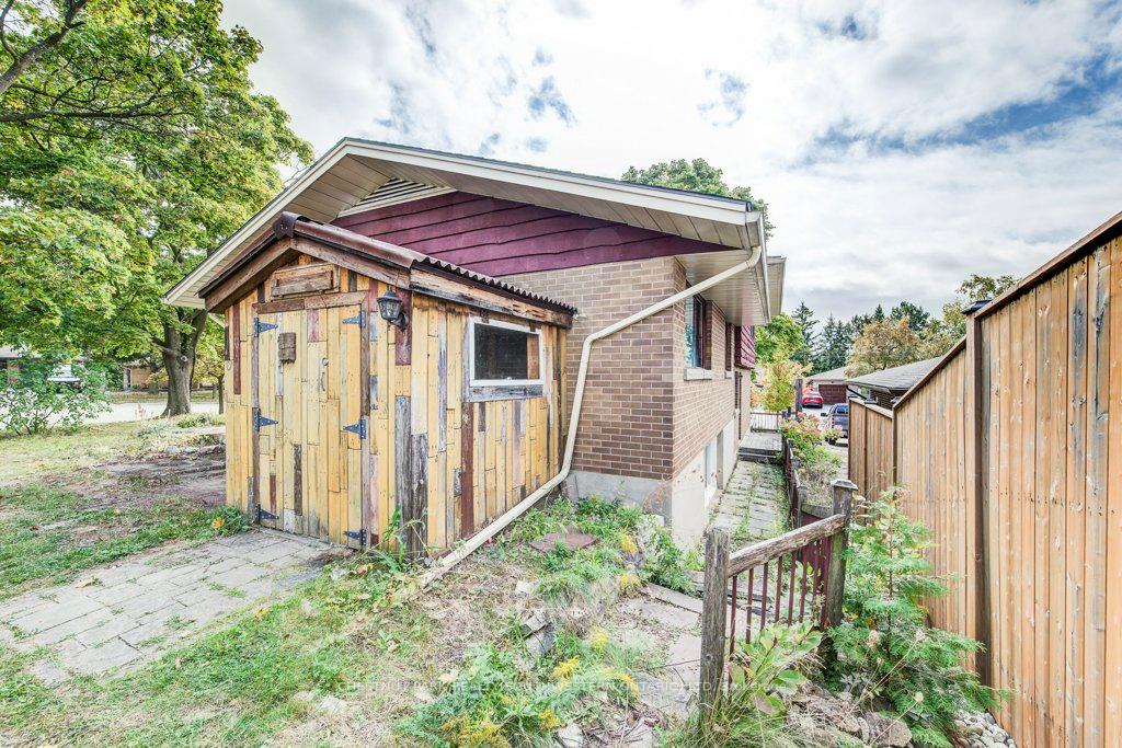 Photo 42 of 33 Evergreen Crescent, Kitchener — HOMEH