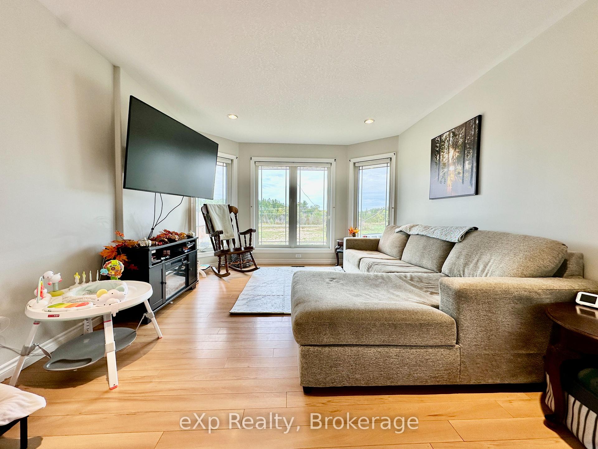Photo 3 of 676 23RD Avenue, Hanover — HOMEH