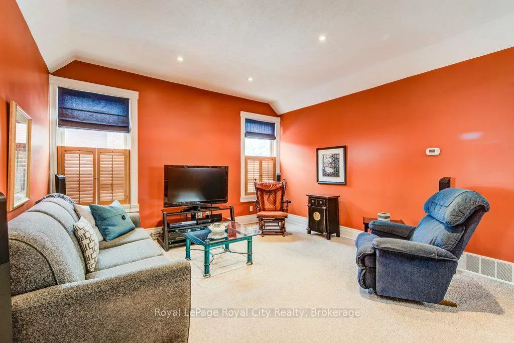 Photo 15 of 132 Neeve Street, Guelph, St. Patrick's Ward — HOMEH