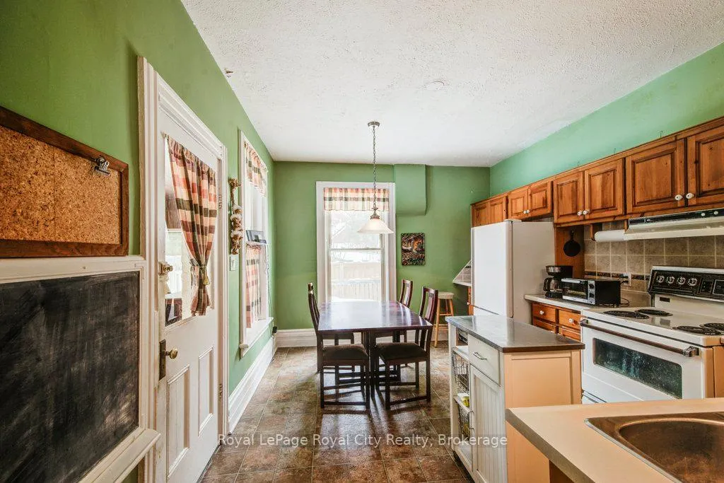 Photo 17 of 132 Neeve Street, Guelph, St. Patrick's Ward — HOMEH