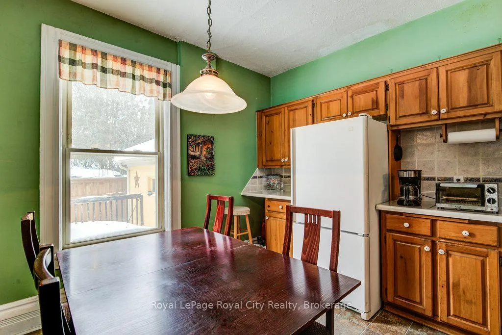 Photo 20 of 132 Neeve Street, Guelph, St. Patrick's Ward — HOMEH