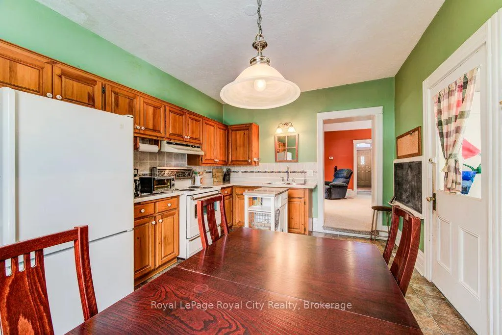 Photo 21 of 132 Neeve Street, Guelph, St. Patrick's Ward — HOMEH