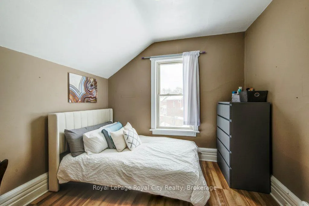 Photo 22 of 132 Neeve Street, Guelph, St. Patrick's Ward — HOMEH