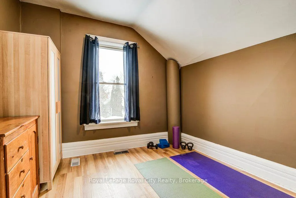 Photo 24 of 132 Neeve Street, Guelph, St. Patrick's Ward — HOMEH