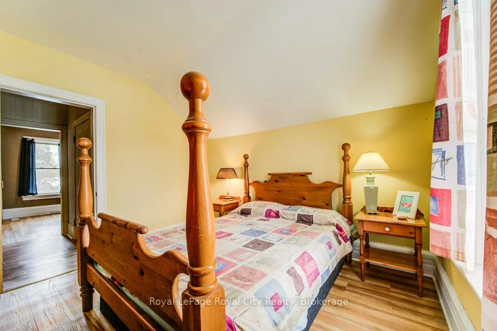 Photo 26 of 132 Neeve Street, Guelph, St. Patrick's Ward — HOMEH