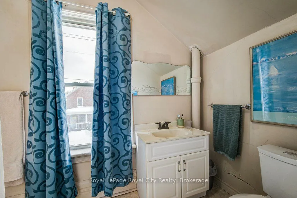 Photo 27 of 132 Neeve Street, Guelph, St. Patrick's Ward — HOMEH