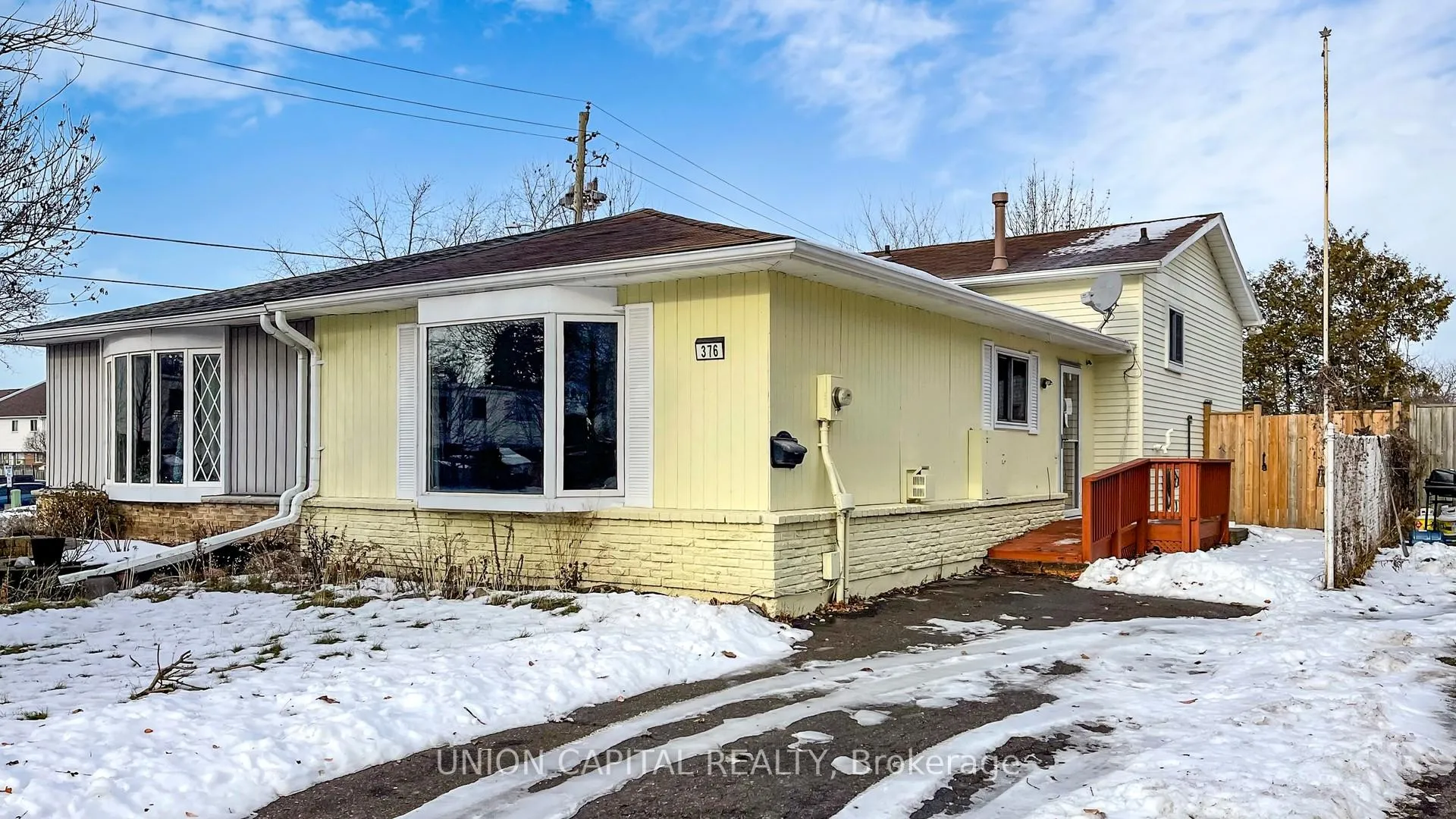Photo 2 of 376 Calvert Court, Oshawa, Lakeview — HOMEH