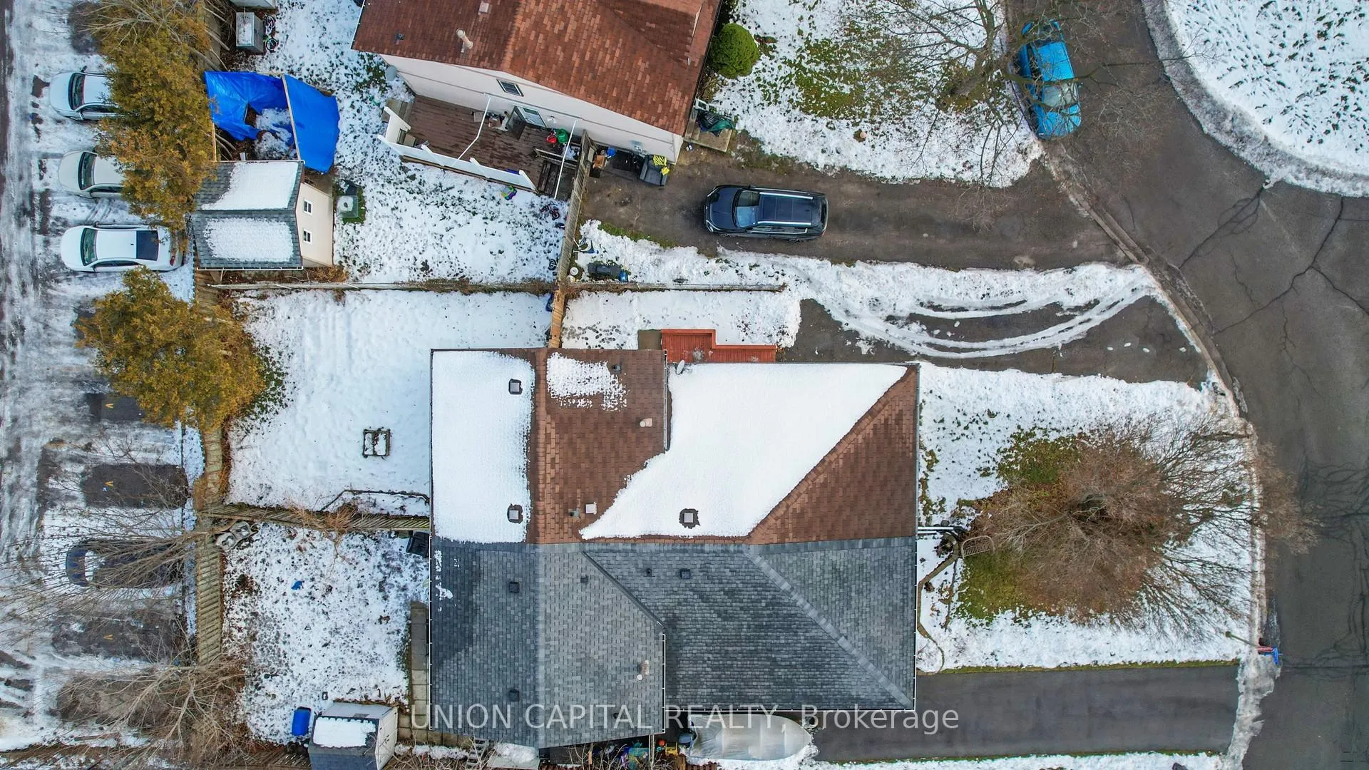 Photo 3 of 376 Calvert Court, Oshawa, Lakeview — HOMEH