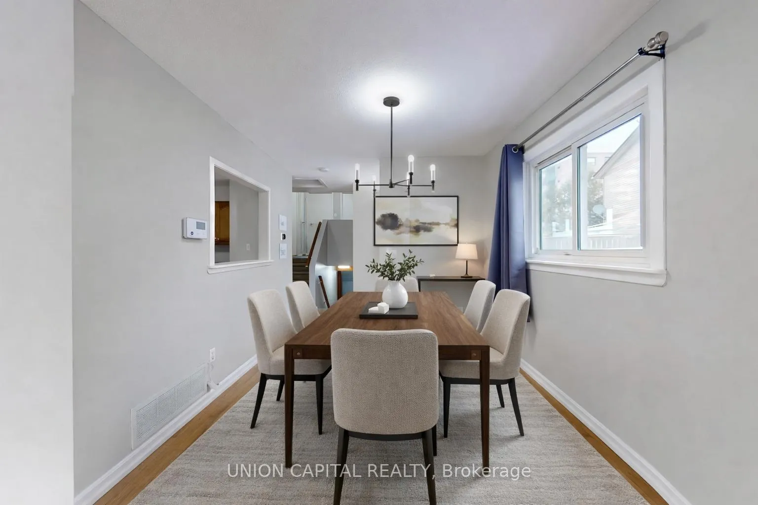 Photo 5 of 376 Calvert Court, Oshawa, Lakeview — HOMEH