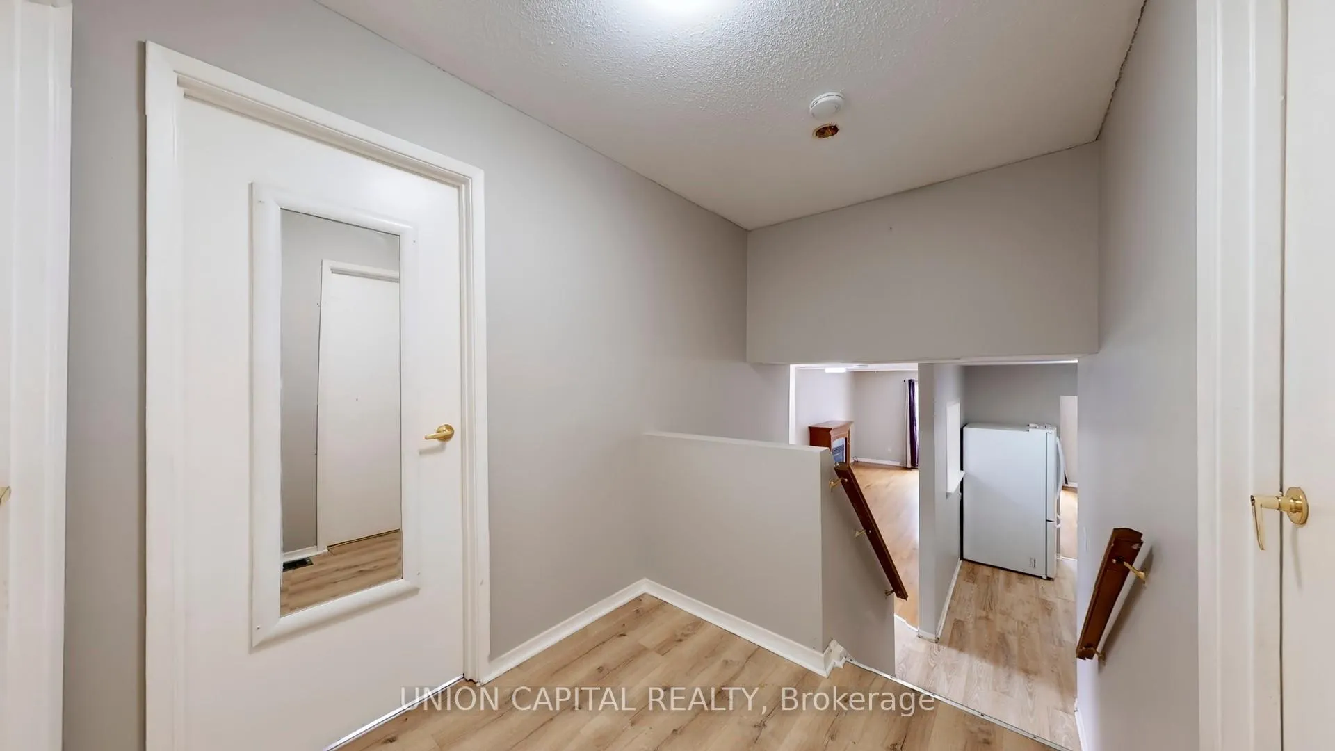 Photo 8 of 376 Calvert Court, Oshawa, Lakeview — HOMEH