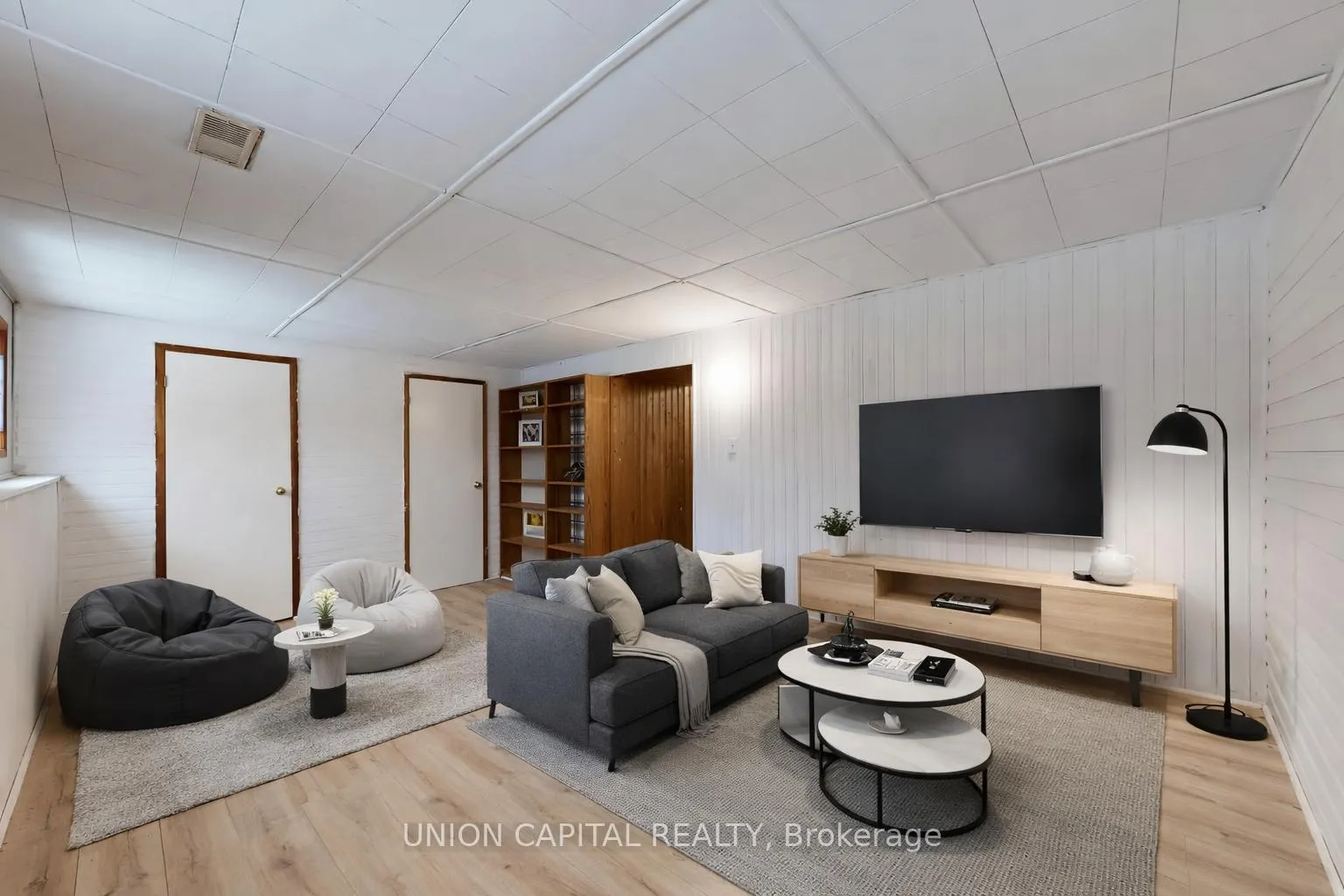 Photo 13 of 376 Calvert Court, Oshawa, Lakeview — HOMEH