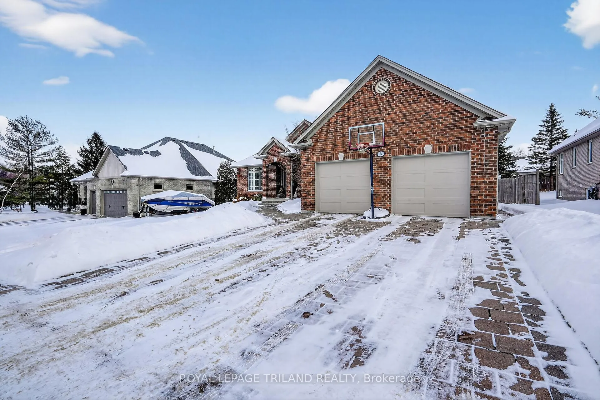 Photo 3 of 5 Baron Crescent, Middlesex Centre, Kilworth — HOMEH