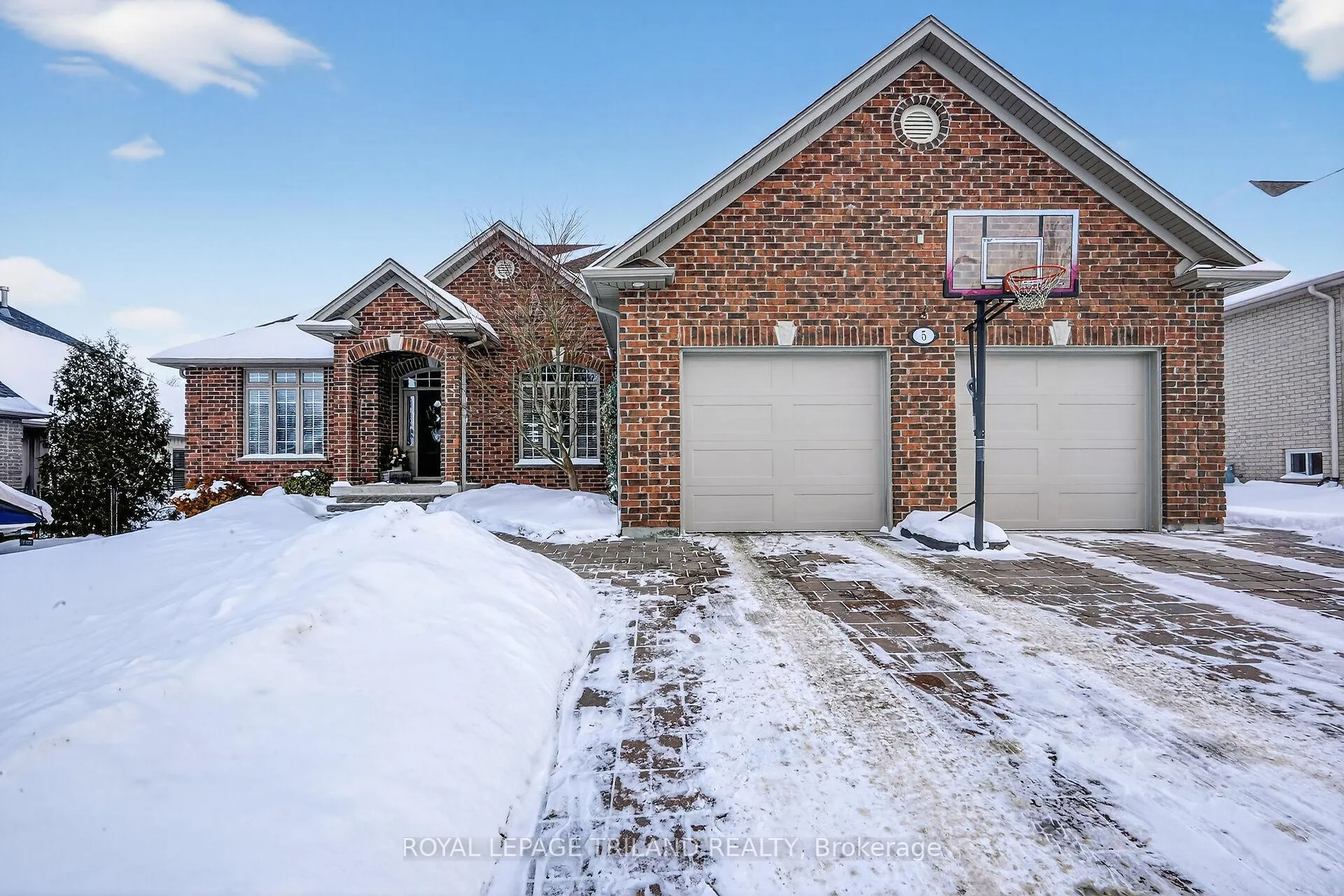 Photo 4 of 5 Baron Crescent, Middlesex Centre, Kilworth — HOMEH