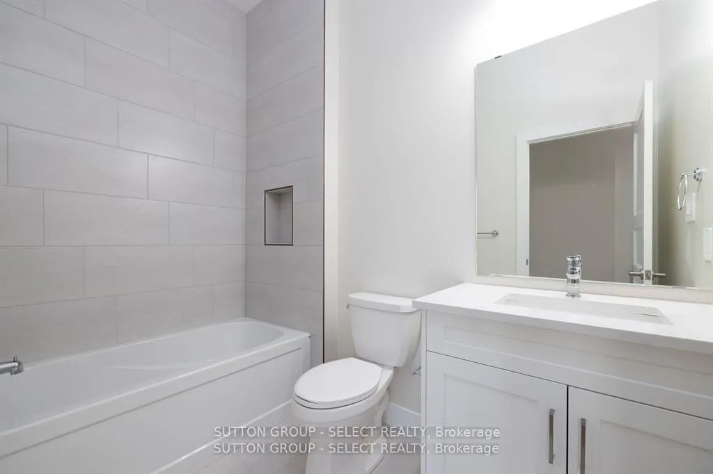 Photo 4 of Unit 14, 7966 Fallon Drive, Lucan Biddulph, Granton — HOMEH
