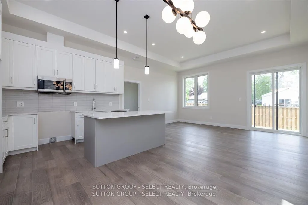 Photo 5 of Unit 14, 7966 Fallon Drive, Lucan Biddulph, Granton — HOMEH