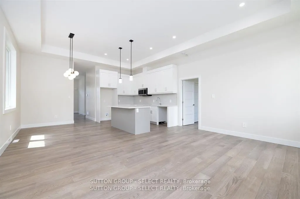 Photo 6 of Unit 14, 7966 Fallon Drive, Lucan Biddulph, Granton — HOMEH