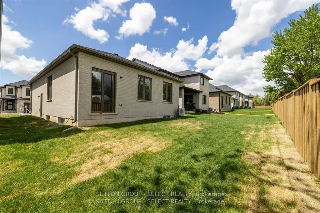 Photo 16 of Unit 14, 7966 Fallon Drive, Lucan Biddulph, Granton — HOMEH