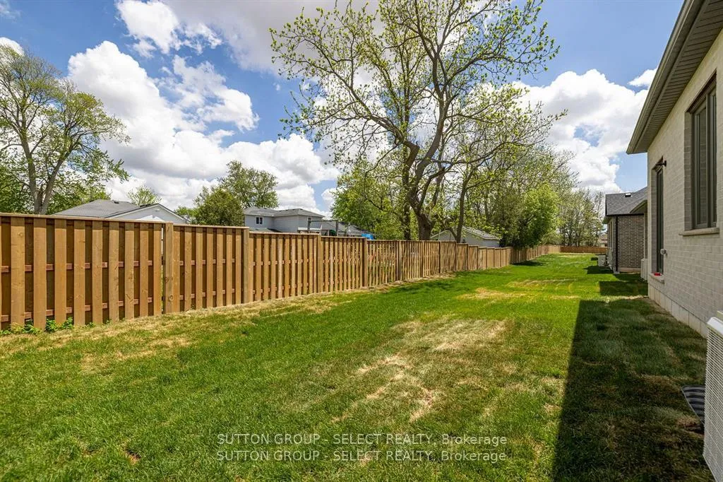 Photo 17 of Unit 14, 7966 Fallon Drive, Lucan Biddulph, Granton — HOMEH