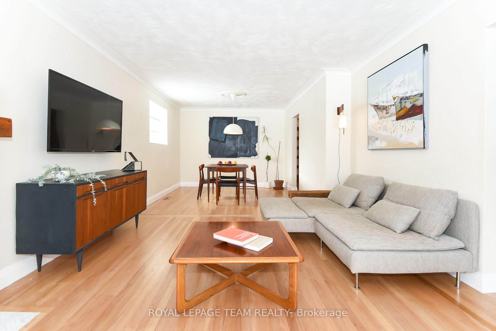 Photo 5 of 828 Kingsmere Avenue, Ottawa, McKellar Heights/Glabar Park — HOMEH