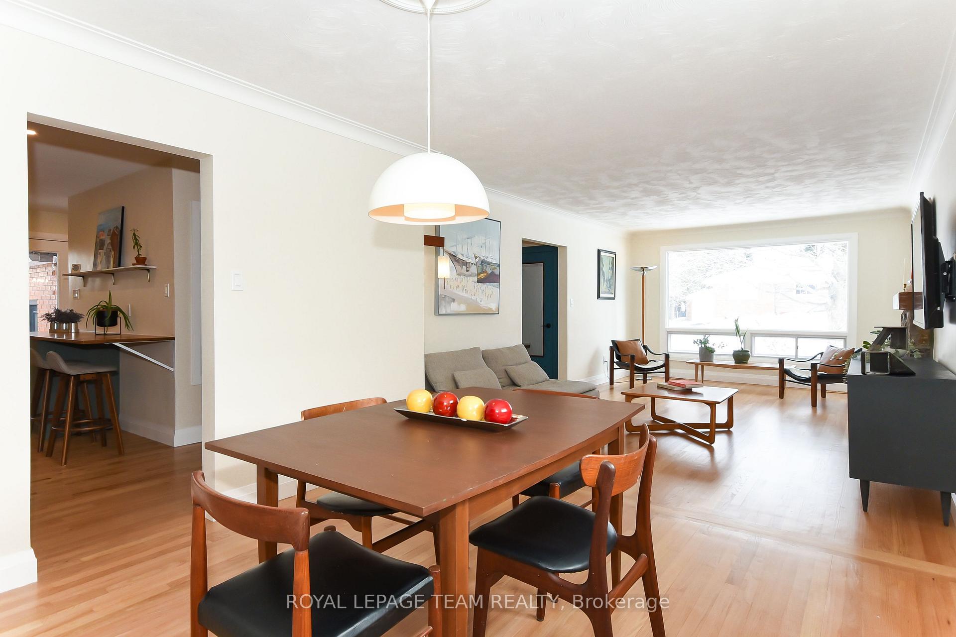Photo 6 of 828 Kingsmere Avenue, Ottawa, McKellar Heights/Glabar Park — HOMEH
