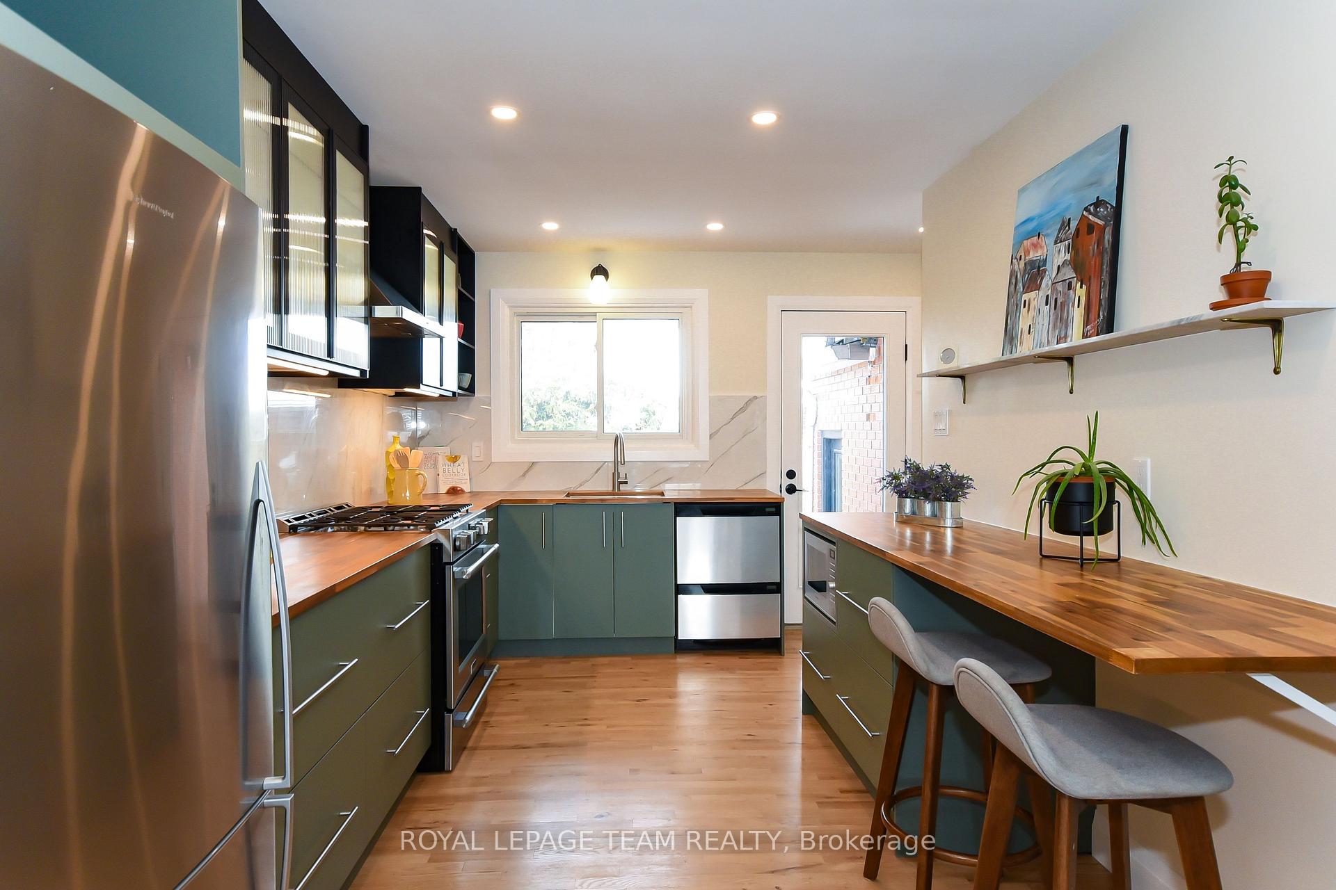 Photo 7 of 828 Kingsmere Avenue, Ottawa, McKellar Heights/Glabar Park — HOMEH