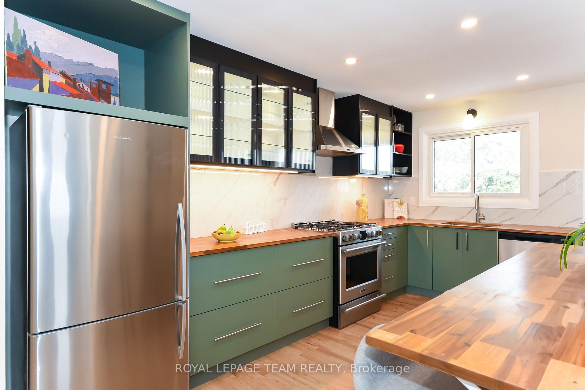 Photo 8 of 828 Kingsmere Avenue, Ottawa, McKellar Heights/Glabar Park — HOMEH