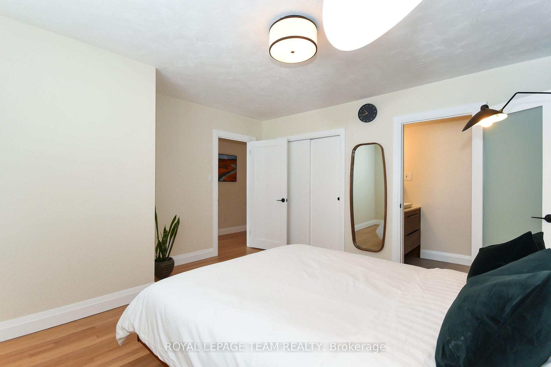 Photo 12 of 828 Kingsmere Avenue, Ottawa, McKellar Heights/Glabar Park — HOMEH