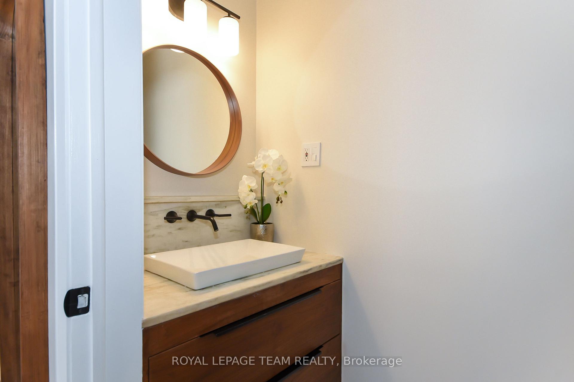 Photo 13 of 828 Kingsmere Avenue, Ottawa, McKellar Heights/Glabar Park — HOMEH