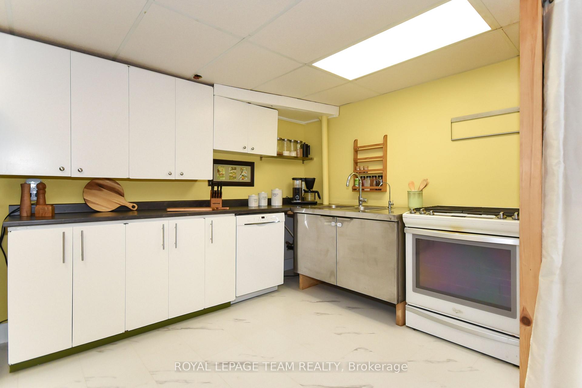 Photo 21 of 828 Kingsmere Avenue, Ottawa, McKellar Heights/Glabar Park — HOMEH